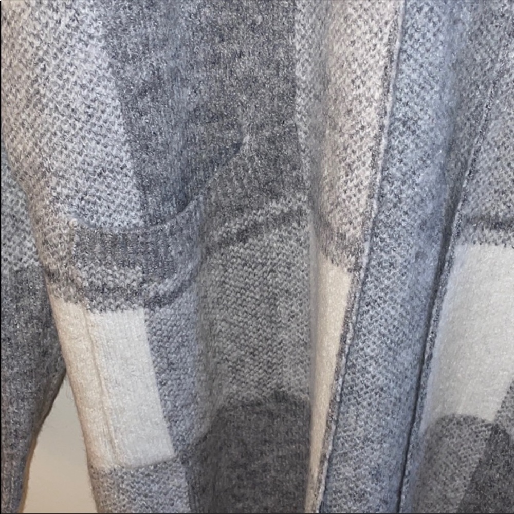 Vici super soft plaid sweater size xs/s NWT - Picture 4 of 5